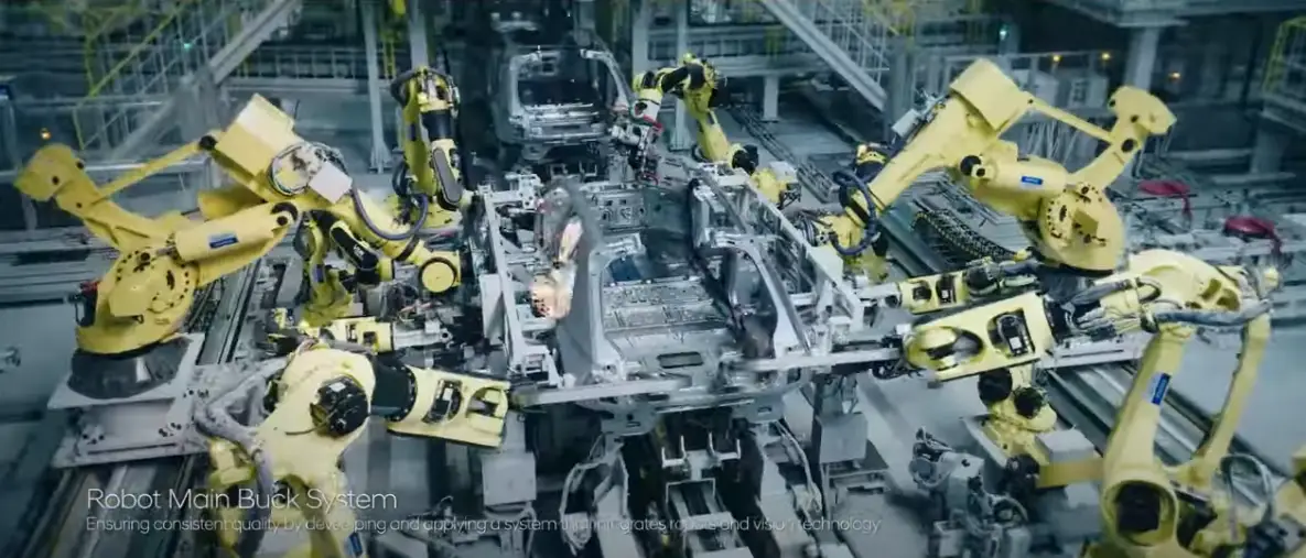 현대차그룹 메타플랜트에 도입된 로봇 메인 버크 시스템(Robot Main Buck System)
AI 비전 기술과 로봇을 통합해 자동차 차체 조립의 정밀도와 일관성을 높이는 자동화 시스템